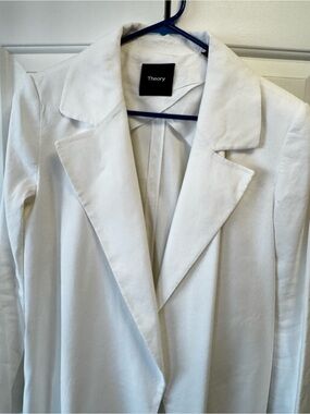 Theory White Feminine Tailored Blazer